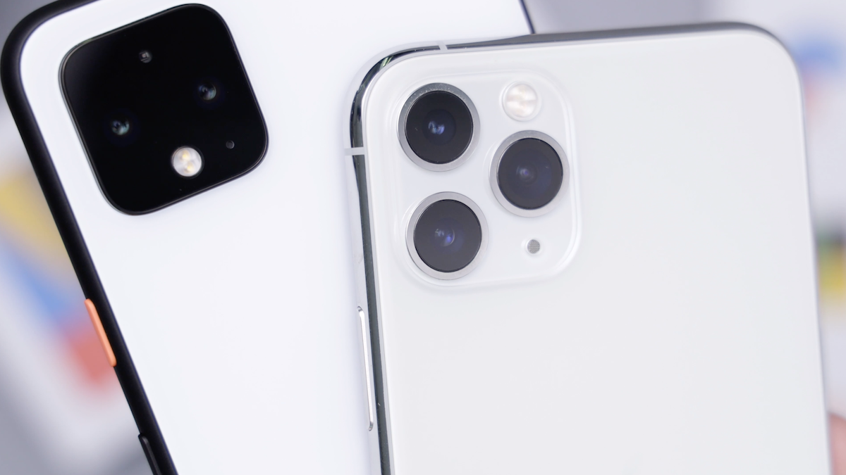 Bir akıllı telefonda True Black özelliği gösteren AMOLED ekran, karanlık sahne