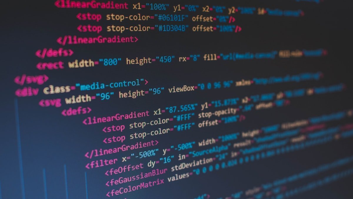 Cesitli programlama dilleri ve yazılım geliştirme ortami