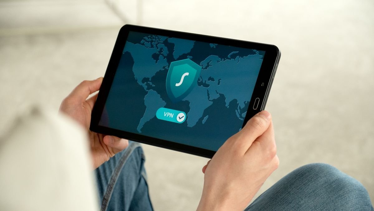 VPN nedir ve nasıl çalışır - şifreli bağlantı görseli